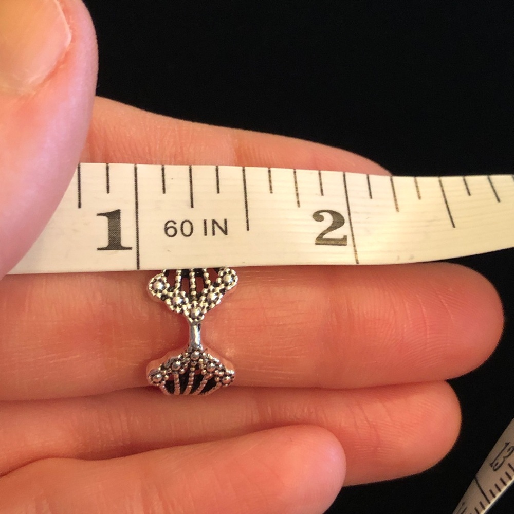 Elegant Silver Women's Ring - Picture 7 of 8